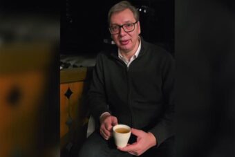 “JEDVA ČEKAM DA SE VRATIM U SRBIJU!” Predsednik Vučić iz Davosa: “Vidimo se sutra u Jagodini” (VIDEO)