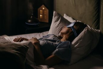 ČESTO SE BUDITE U TOKU NOĆI? Lekari upozoravaju na naviku koja može da vam pokvari san – evo saveta kako da poboljšate ritam spavanja!