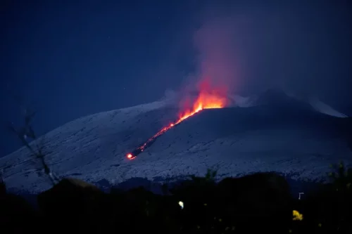 ERUPTIRAO NAJVEĆI VULKAN U EVROPI!