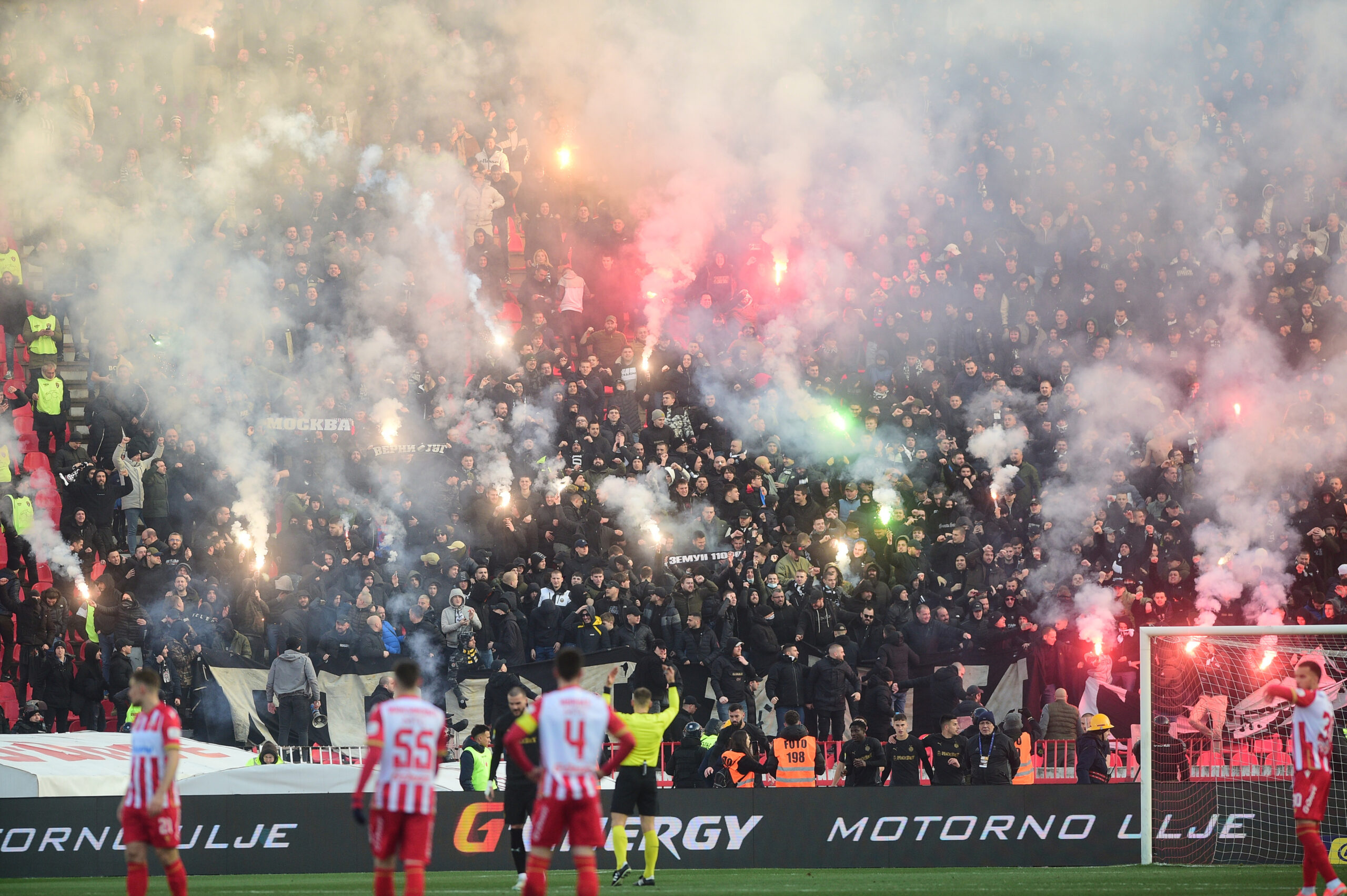 OČAJNA SLIKA POSLE DERBIJA! Evo kako IZGLEDA jug Marakane gde su grobari ČUPALI stolice! (VIDEO)