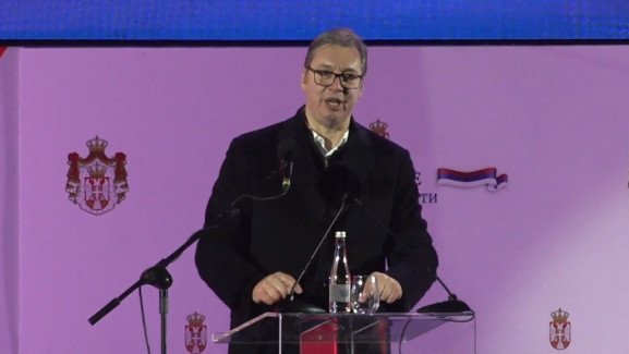 “KNJIGE DECO, A NE ZVONA I PRAPORCI!” Vučić se obratio studentima – Razmislite o svojoj budućnosti, vratite se u svoje klupe