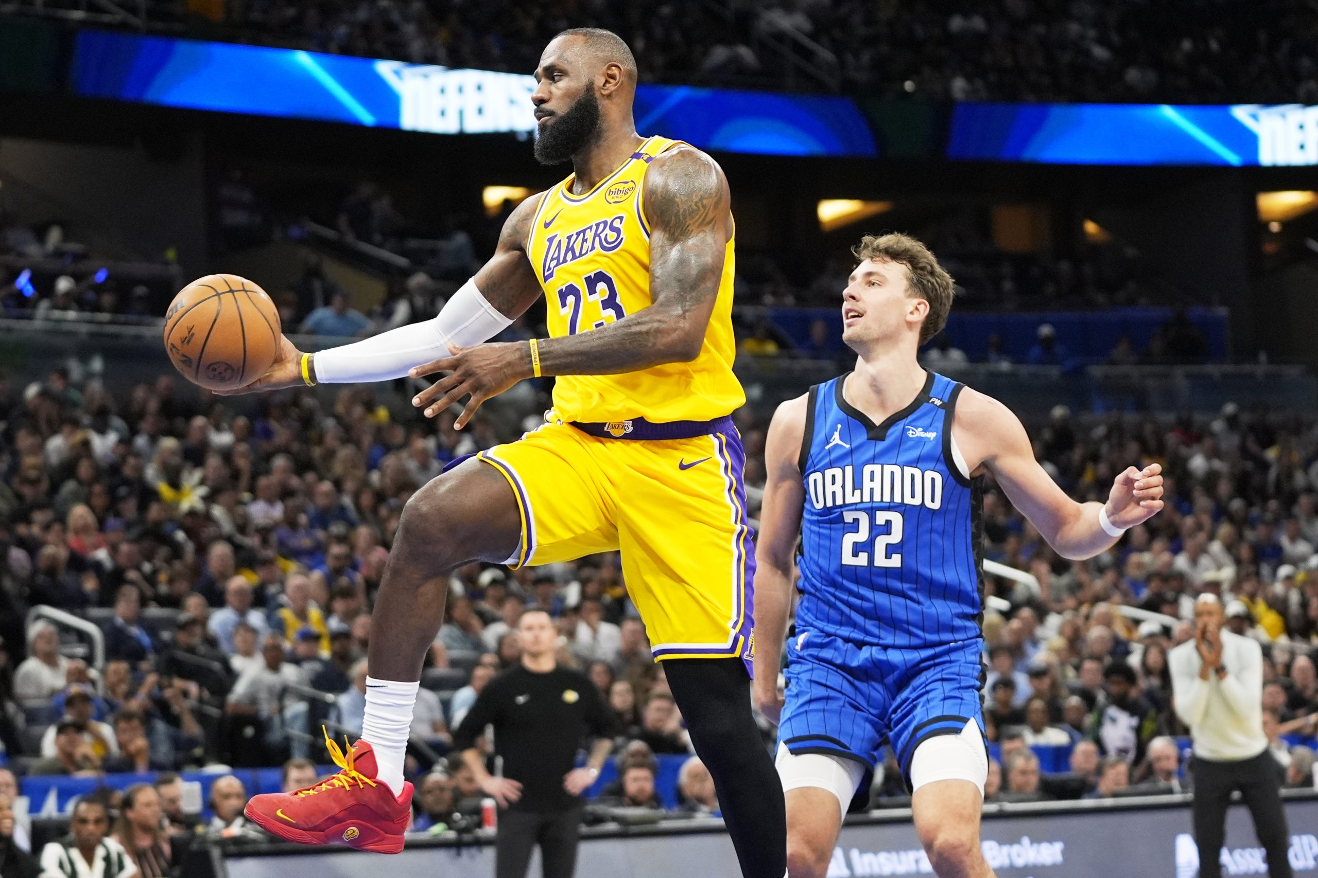 LEBRON NAPUŠTA LEJKERSE?! Oglasio se agent legendarnog košarkaša