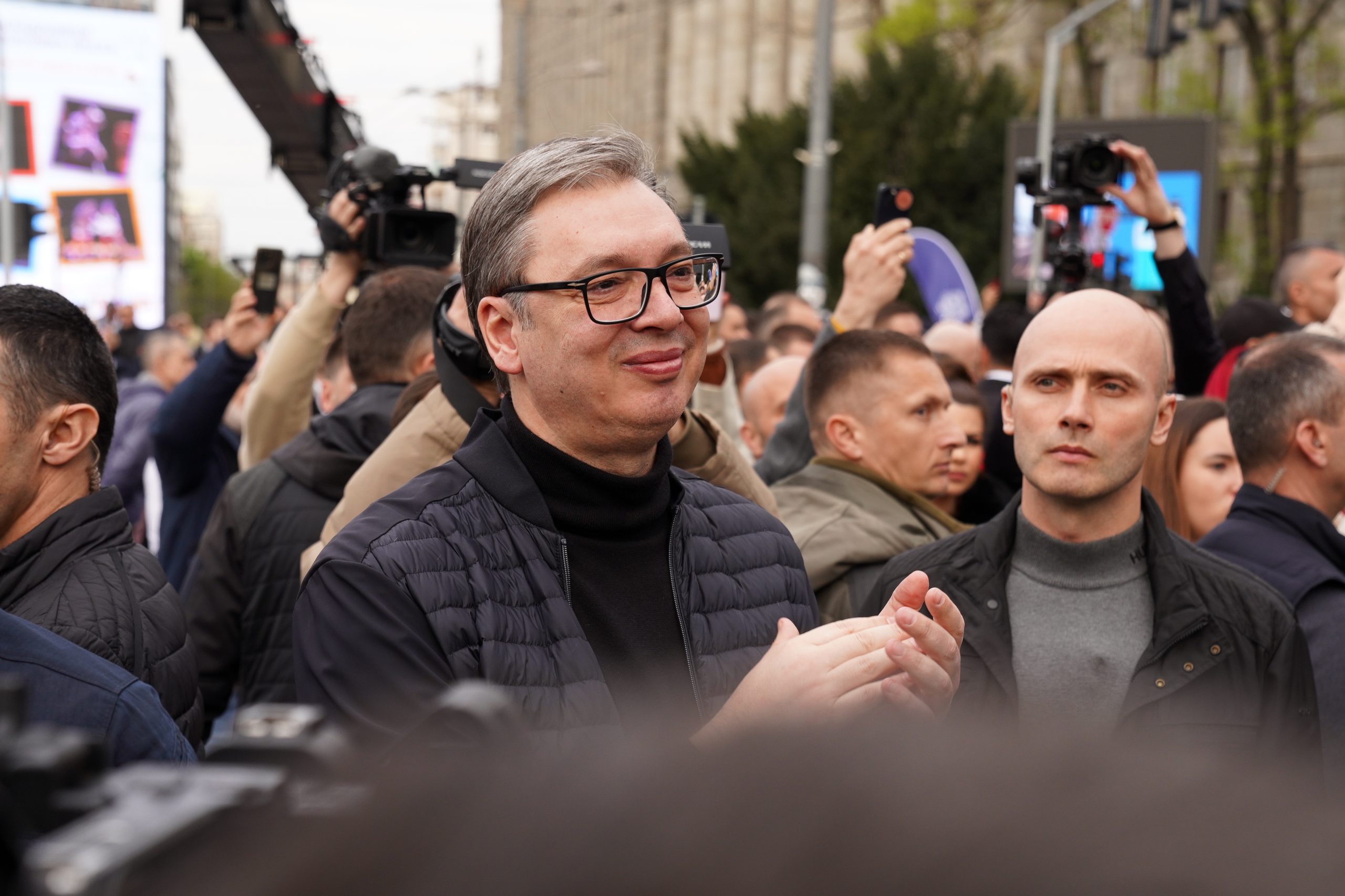 VUČIĆ JASNO PORUČIO: „Uvek ćemo ruku da pružimo, da razgovaramo, ali da srušite državu… Ta vaša nada i šansa je prošla“