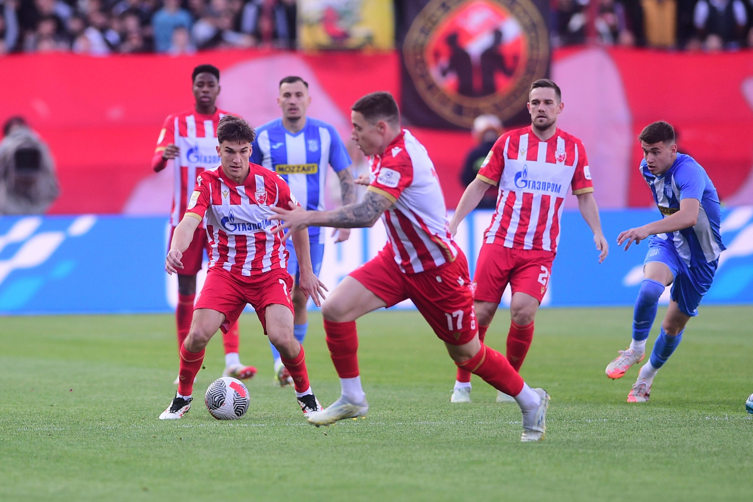 PUKLA PETARDA NA MARAKANI! Zvezda se poigravala sa “romantičarima”! Duarteov ŠOU i 7+!