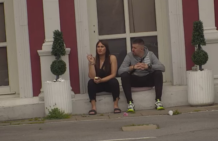 KORDA NE PRESTAJE DA UHODI ANU! Preklinje je da priča sa njim, postavlja joj samo jedno pitanje!
