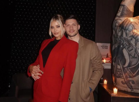 SOFIJA POTVRDILA LUKI MESTO U SRCIMA NAVIJAČA MILANA: Jović od malena u dresu roso-nera (FOTO)