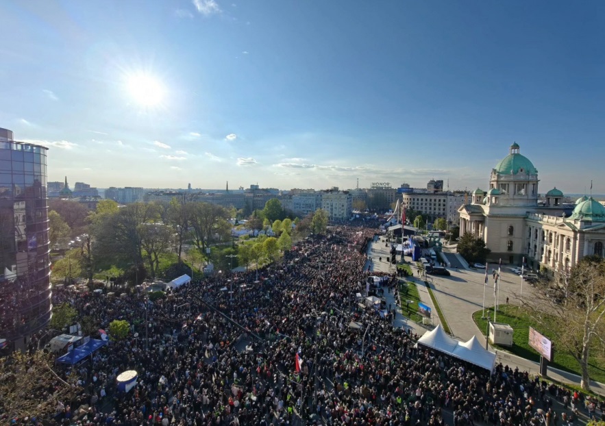 CELA SRBIJA JE DANAS U BEOGRADU Fotografije masovnog skupa su neverovatne, nema gde igla da padne!