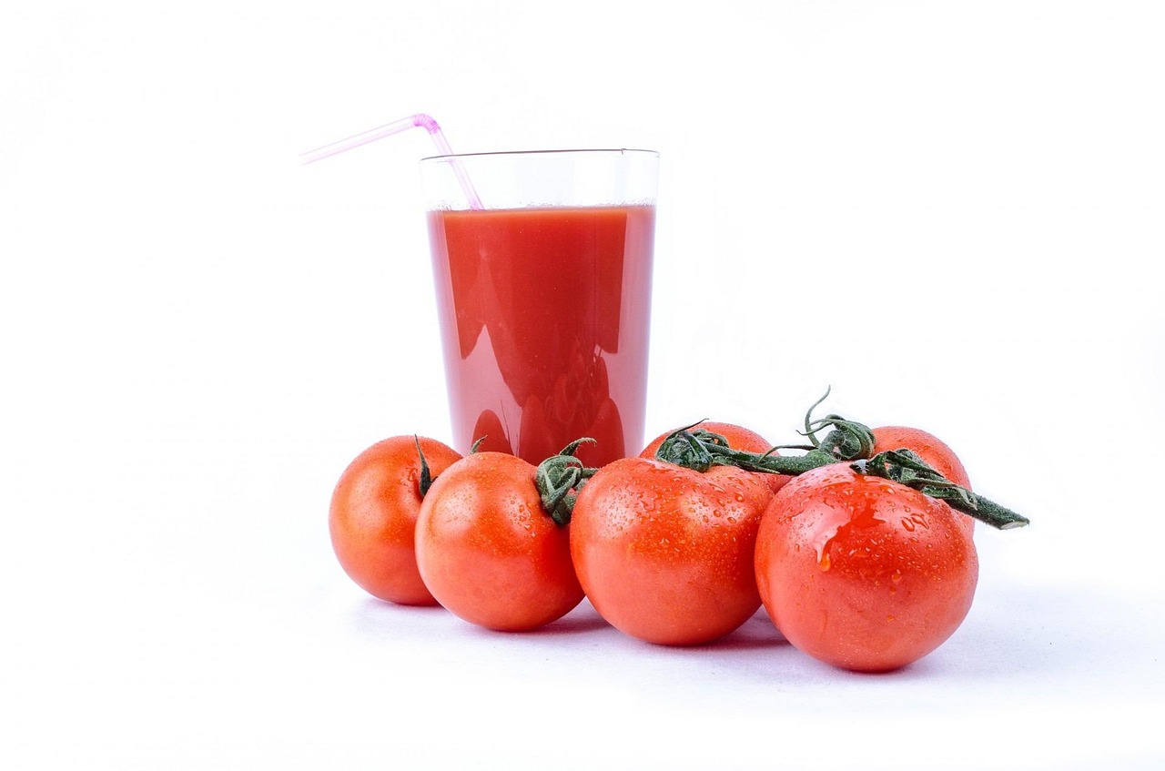DOMAĆE MLEVENI PARADAJZ ZA ZIMNICU: Bez kuvanja, a čuva se i do 2 godine!