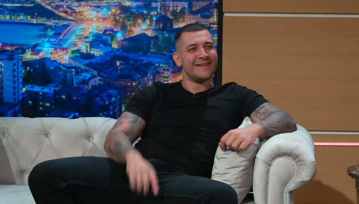 “SVAKI DINAR SAM SAM NAPRAVIO! NAMERNO IZGOVARAM ŠTA NERVIRA LJUDE! To je SHOWBIZ” MEGAEKSKLUZIVNO KELJA U SHOWBLIZ EMISIJI/PETAK, 21h