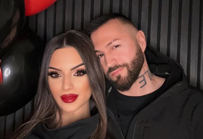 MIONA I ŠA UHVAĆENI NA DELU Evo šta ljubavni par radi, potpuno se povukli, prisutni se okretali za njima, HYPE PAPARAZZO