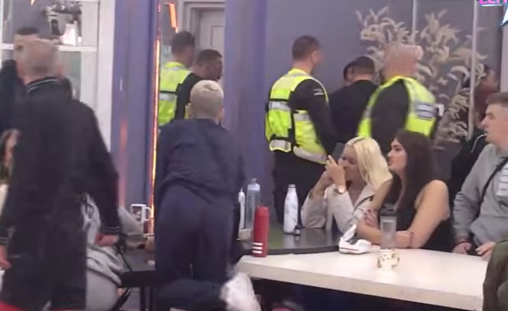 TUČA UČESNICA U RIJALITIJU! Čupaju se i plulju, obezbeđenje hitno uletelo
