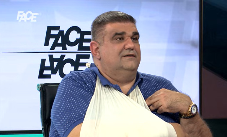 SAŠA MIRKOVIĆ “PECNUO” MEMA HALJEVCA! “Volim da dođem u Sarajevo. Volim da budem u Sarajevu! Volim i što se ljudi slikaju sa mnom, a ne s Memom” (VIDEO)