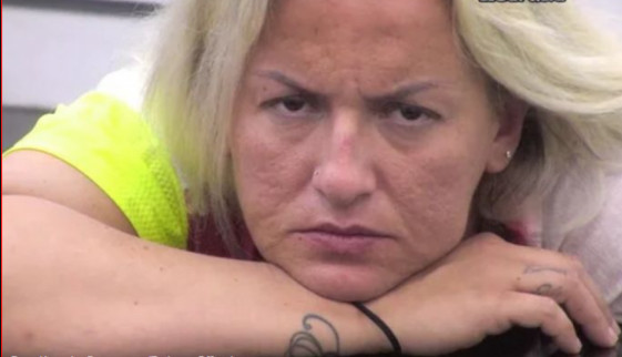 ERMINA PAŠOVIĆ PLASTIČNIM OPERACIJAMA IZMENILA LIČNI OPIS! Iskeširala više od 15.000 evra i sad je druga žena (FOTO)