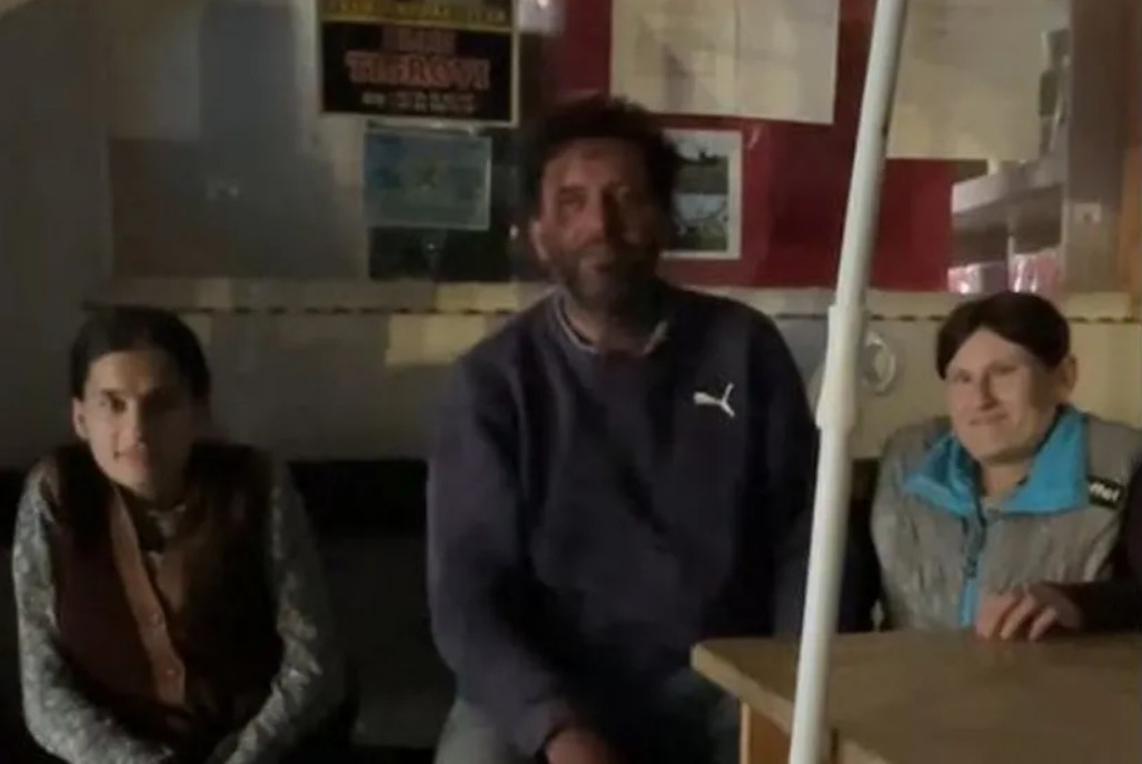 „SAMO OZBILJNI MOMCI DA SE JAVE ZA MILICU!“ Marko DNK prevario Divnu sa njenom rođenom sestrom, a sada joj OBOJE JAVNO TRAŽE MUŽA!