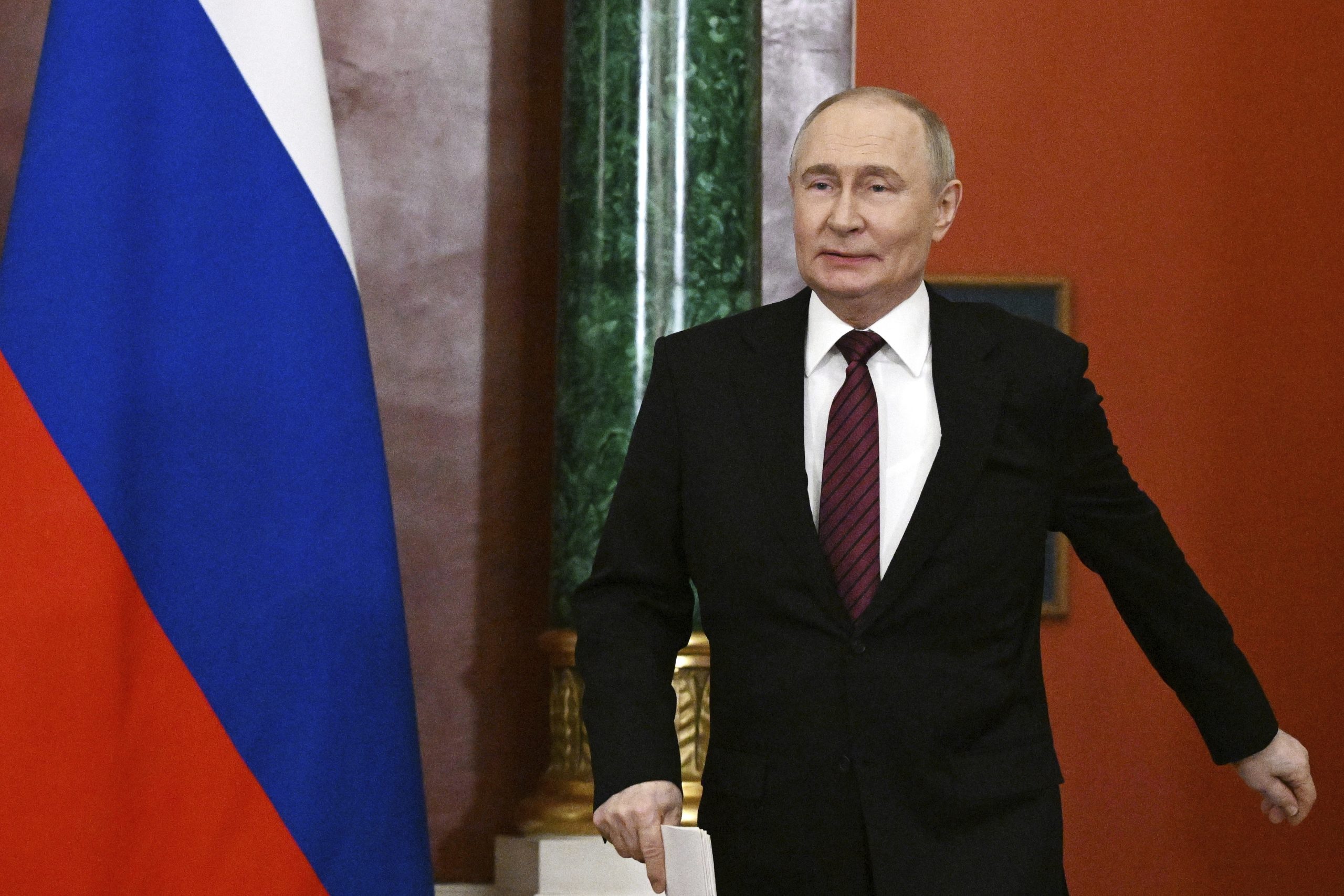 PUTIN SE ZAHVALIO VUČIĆU NA OVAJ NAČIN!