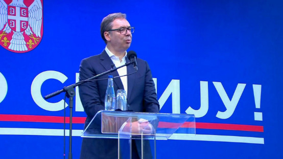 VUČIĆ SAOPŠTIO SJAJNE VESTI NIŠLIJAMA: Prevoz će biti besplatan, osnovci dobijaju na poklon udžbenike!