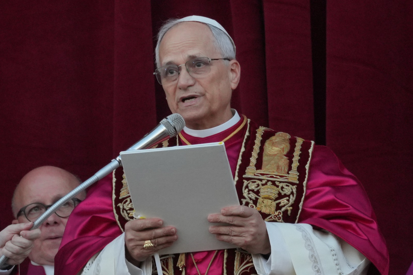 “MIR SA SVIMA VAMA!” Novi papa Lav XIV se obratio svetu sa balkona Sikstinske kapele!