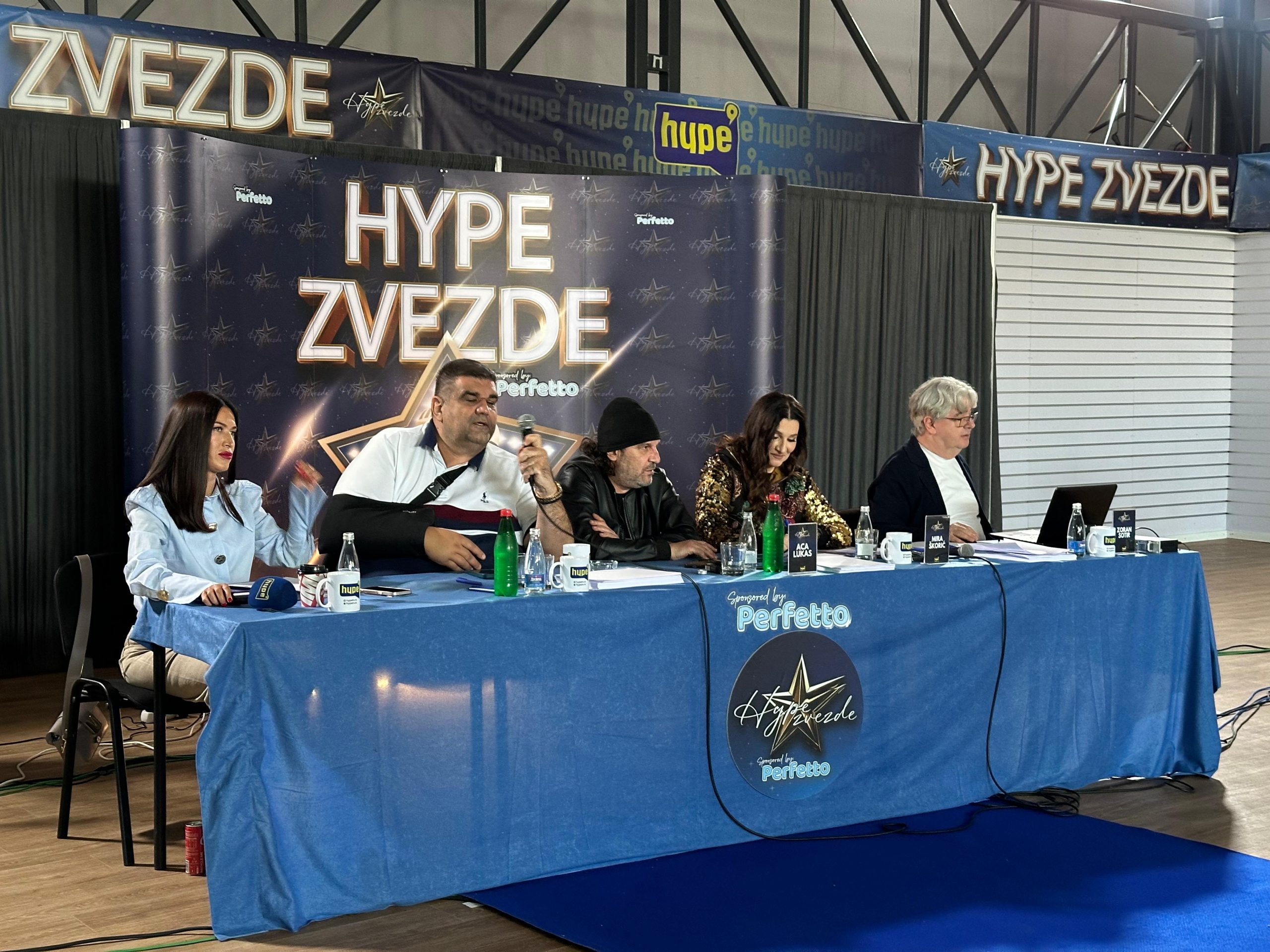 GROMOGLASAN APLAUZ I PODRŠKA SAŠI MIRKOVIĆU: HYPE ZVEZDE I KANDIDATI UZ VLASNIKA Hype televizije nakon pokušaja ubistva u Zagrebu: “DECO, BEŽITE OD KRIMINALA”