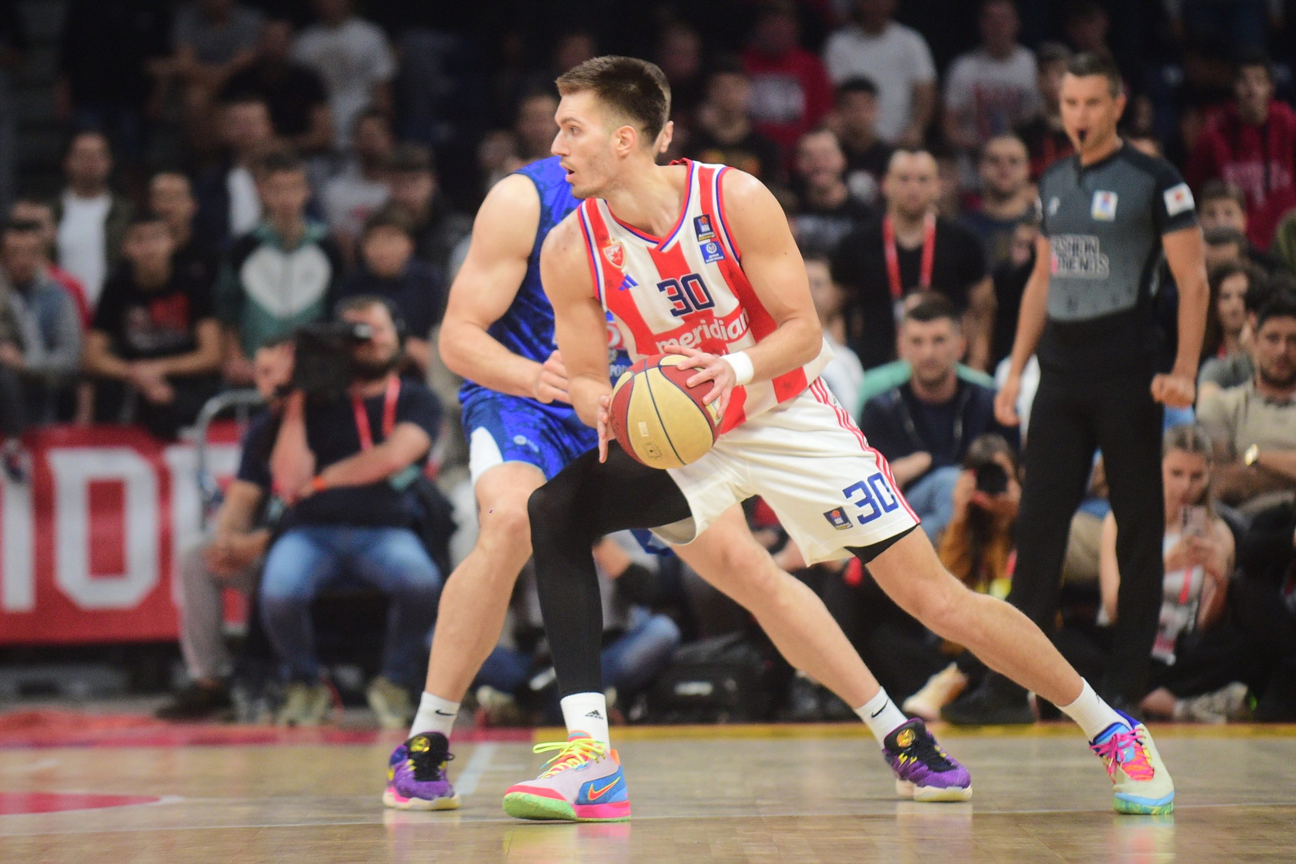 GLEDAĆEMO MAJSTORICU U MORAČI! Zvezda izborila 3. meč! Petrušev RAZBIO Budućnost u Areni!
