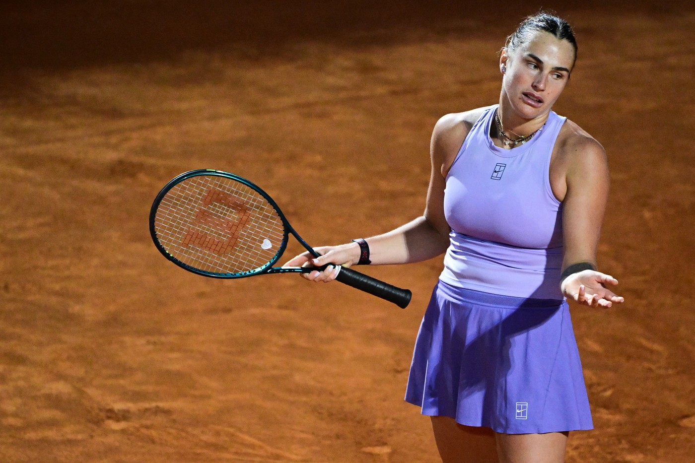 SABALENKA U VRELOM IZDANJU! Prva teniserka sveta se skinula, muškarcima PADAJU VILICE (FOTO)