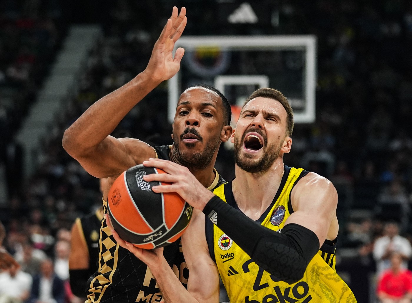 GUDURIĆ ZAPALIO CEO ISTANBUL! Fenerbahče osvojio drugu titulu Evrolige! Srbin JUNAK finalnog meča!