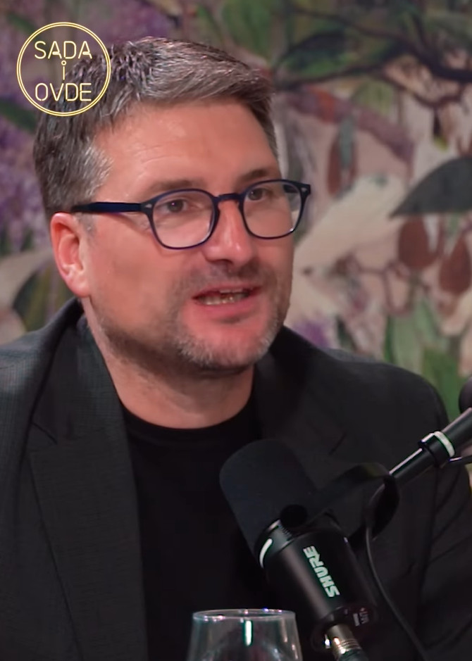 “BOG HOĆE DA POMOGNE, ALI MI TREBA DA NAPRAVIMO PRVI KORAK” Profesor Nenad Gugl u podkastu “Sada i ovde”