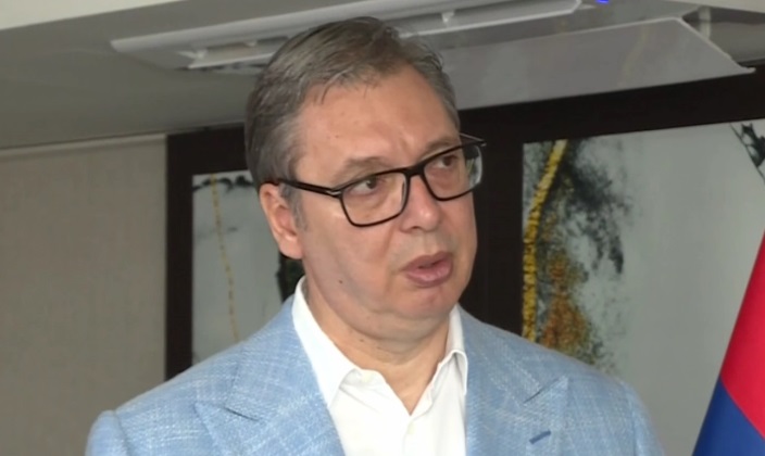 „BORBA ZA SRBIJU, NE ZA FOTELJU“ Vučić: Srbija mi je važnija od lajkova i aplauza iz inostranstva
