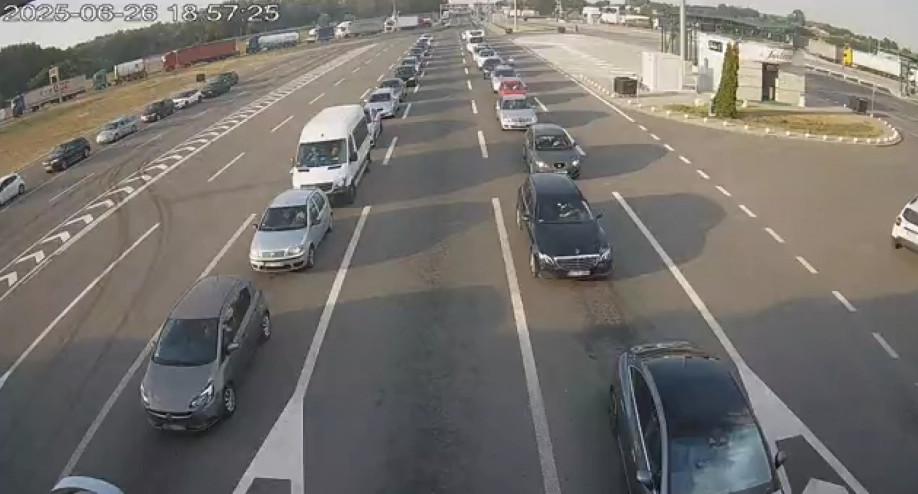 Bez gužvi na rampama, putnička vozila za izlaz na Preševu čekaju 20 minuta