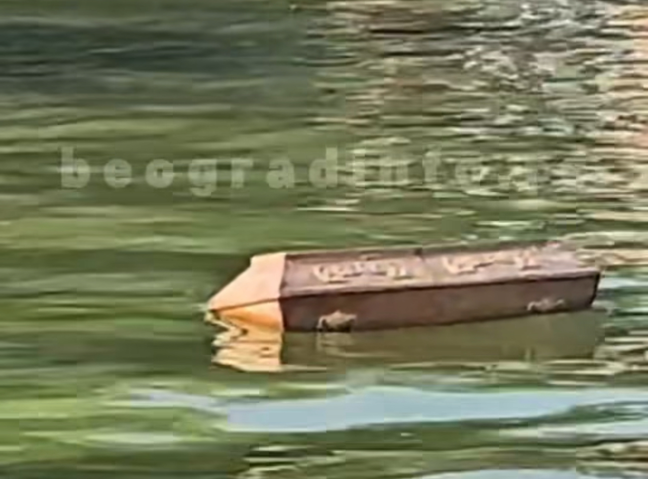 JEZIVA SCENA NA SAVI! Mrtvački sanduk plutao kroz Beograd