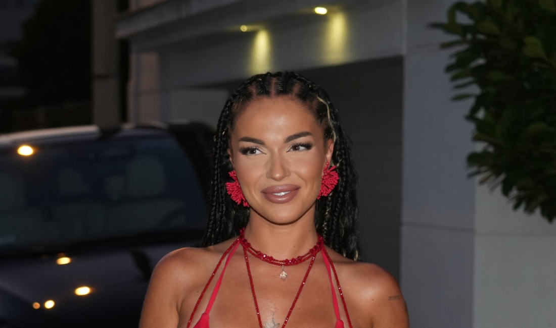 INTIMNA FOTKA TEODORE DŽEHVEROVIĆ! Dekolte do pupka, hot telo, pokazala i više nego što je trebalo (FOTO)