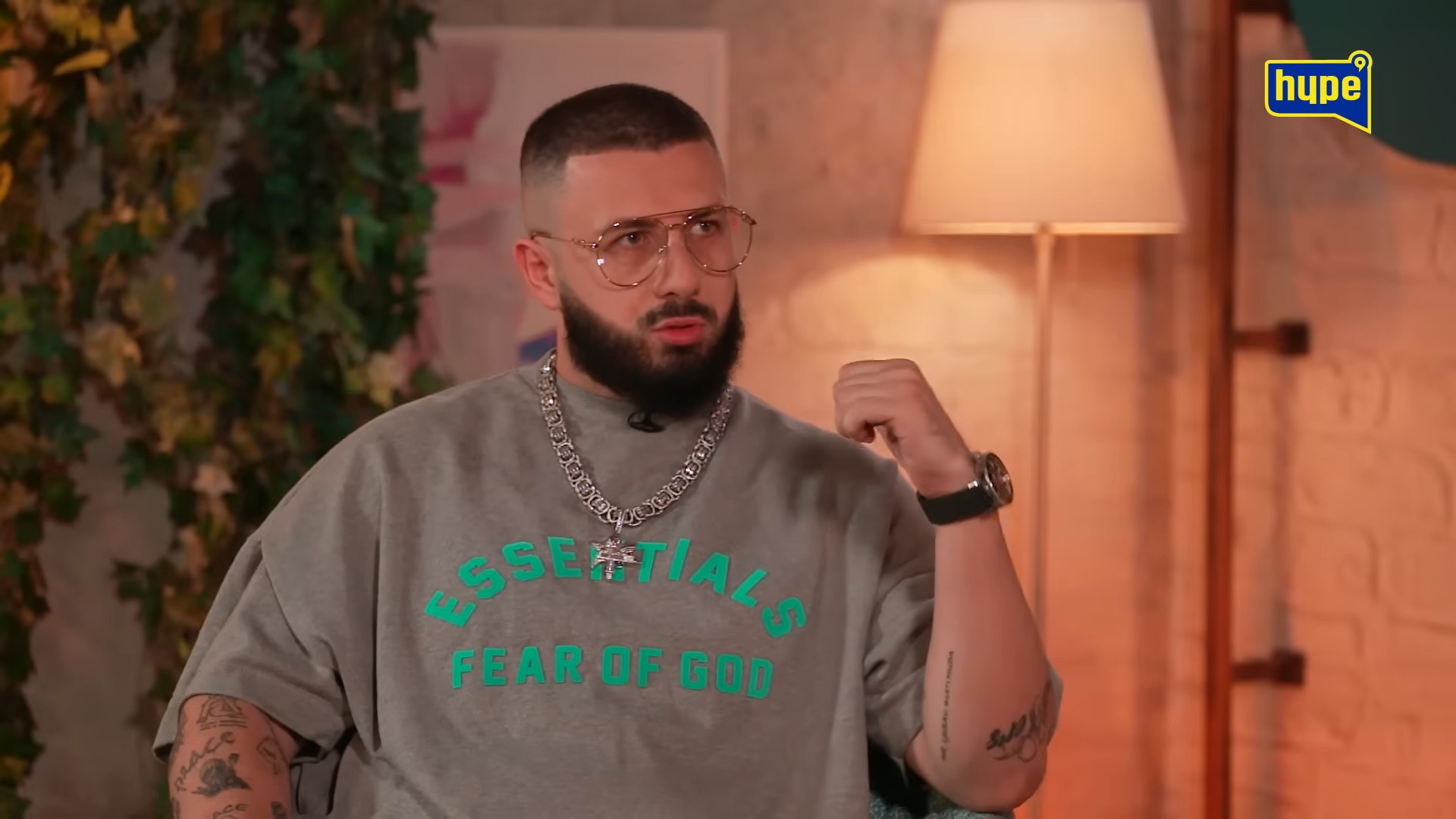 „BIVŠA ŽENA JE REKLA DECI DA PRIHVATE MOJU SUPRUGU KAO DA IM JE MAJKA“ Reper prvi put o detaljima iz privatnog života!