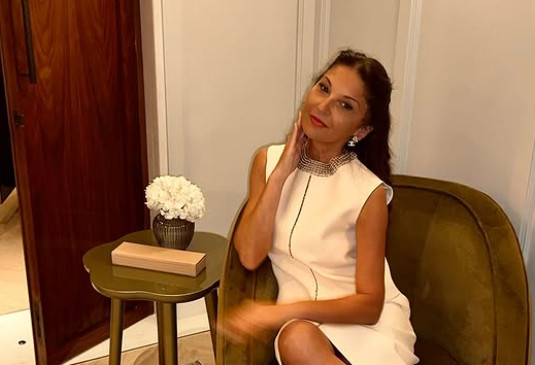 SKINULA SE SANJA MARINKOVIĆ U 51. GODINI Voditeljka pokazala čime raspolaže i izazvala OPŠTI HAOS (FOTO)