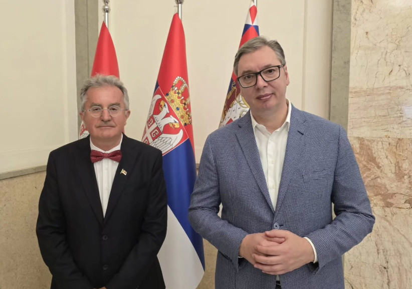 VUČIĆ SA SRPSKIM AMBASADOROM U CRNOJ GORI Pozvao sam ga na važan sastanak