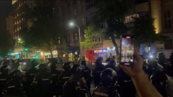 BAČEN TOPOVSKI UDAR Ključa u centru Beograda, blokaderi se spremaju da udare!