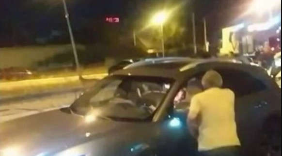 TEROR KOD PANČEVAČKOG MOSTA: Blokaderi izbacili roditelje s bebom iz kola!