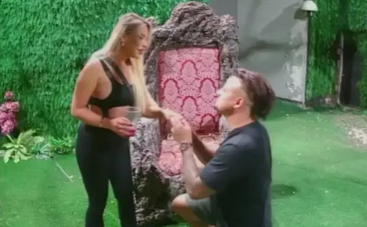 ŠOK PREOKRET! TERZA NA KOLENIMA MOLI SOFIJU DA MU OPROSTI! Priznao joj najdublja osećanja: „Bežao sam od emocija prema njoj, ali..“