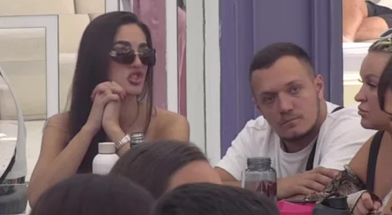 „NIGDE LJ OD LJUBAVI!“ Anđela Đuričić ponovo preti Gastozu: „Nemoj ti da se zaj*bavaš samnom!“