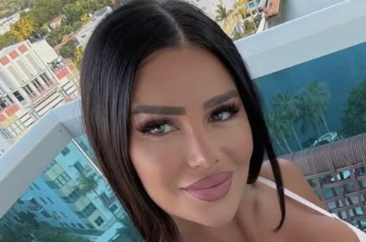STANIJA DOBROJEVIĆ U HOT IZDANJU Skinula se i pokazala sebe iz više uglova, a OBLINE OSTAVLJAJU BEZ DAHA (FOTO)