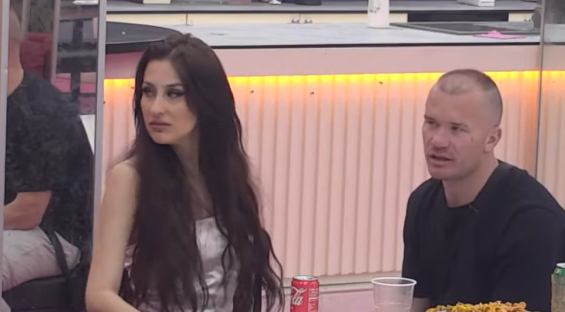 „IMAŠ DETE KUĆI, A DIRAŠ…“ Nervni slom Stefani Grujić, brutalno napala Munjeza, u sve umešana Ena Čolić