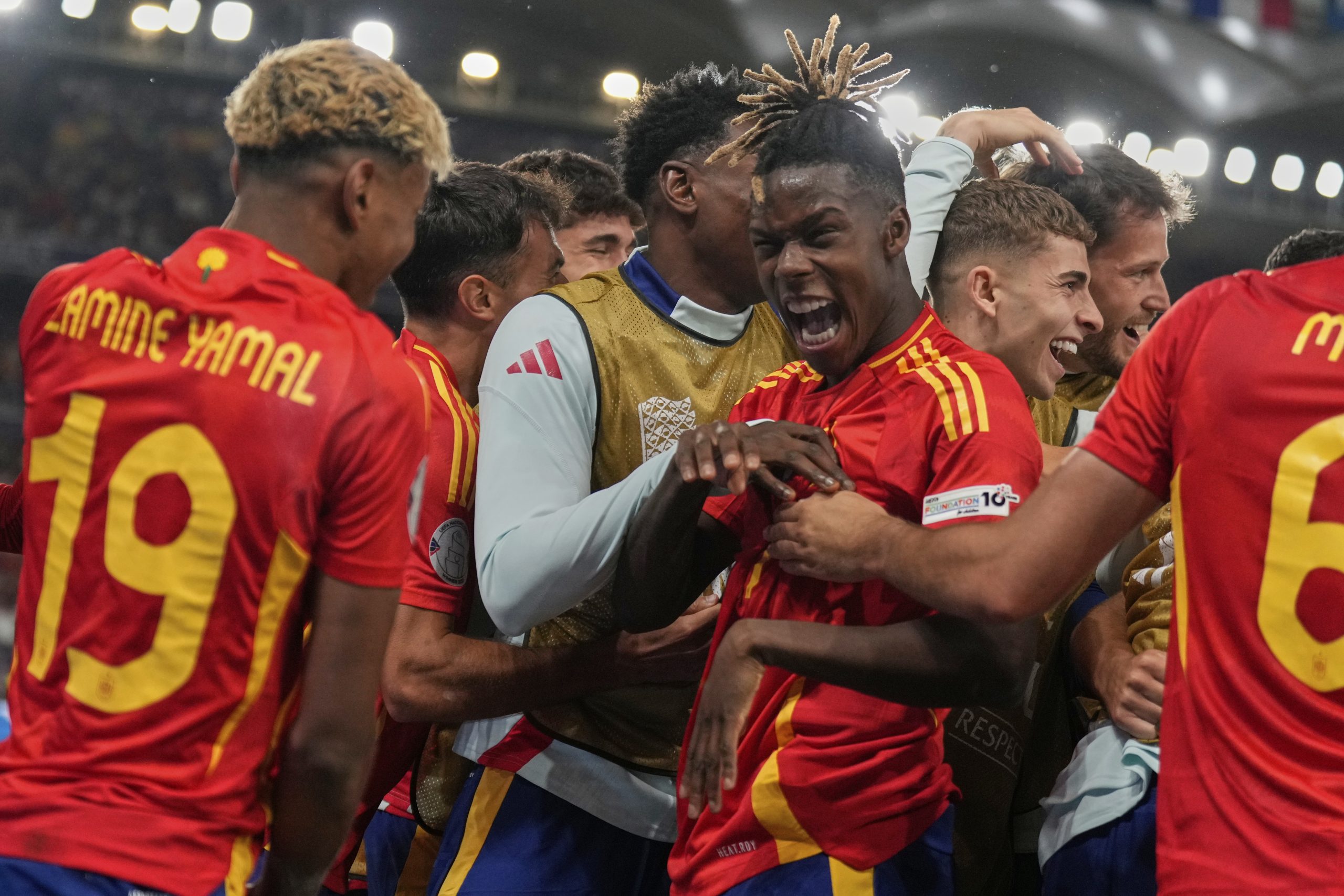 HAOTIČNA GOLEADA U ŠTUTGARTU! Mreže se tresle DEVET puta! Portugalci saznali rivala u FINALU Lige nacija!