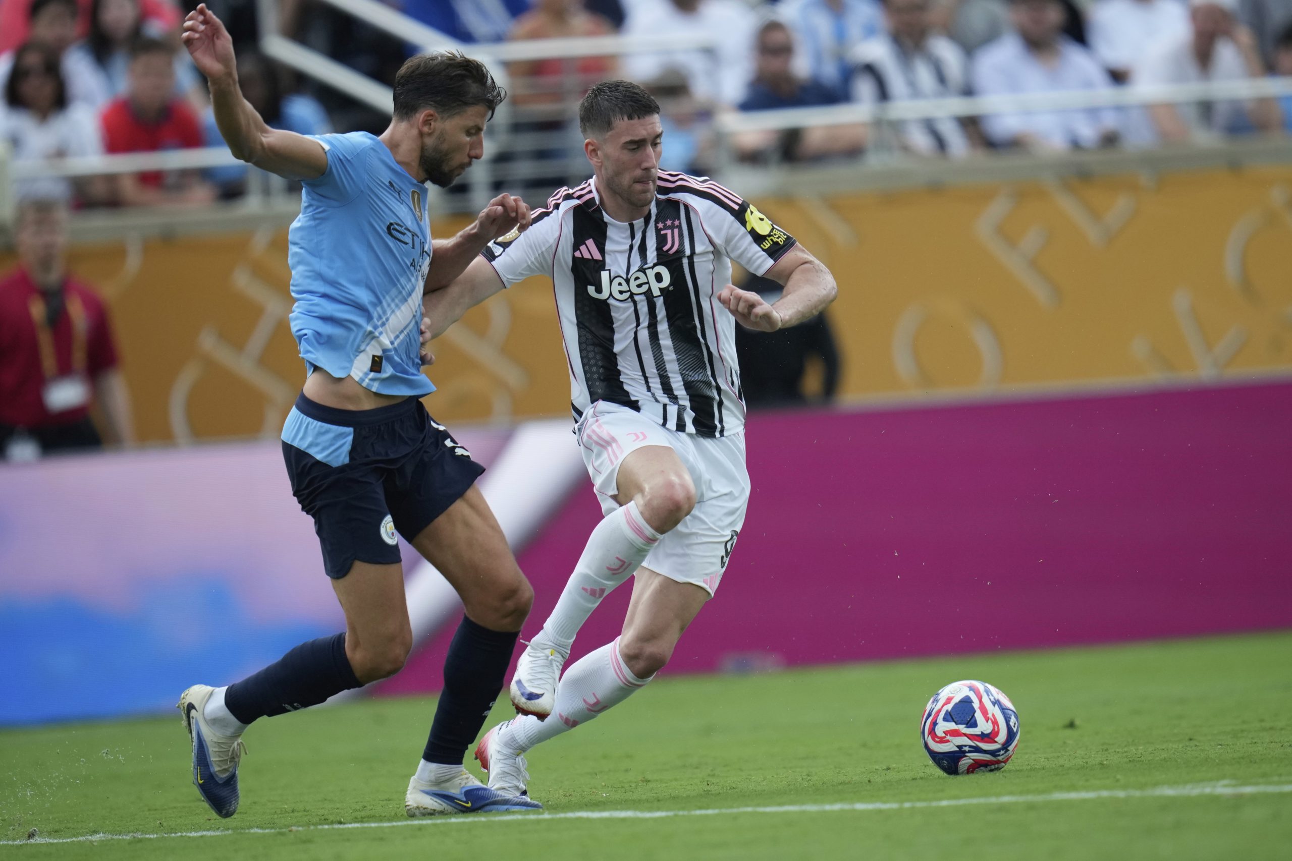 VLAHOVIĆ U ODLIČNOJ FORMI! Srbin opet dao gol, Siti PONIZIO njegov Juventus! (VIDEO)