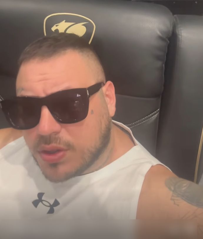 „BRAĆO CRNOGORCI, ČUVAJTE SE K*RVI I DINOSAURUSA IZ BEOGRADA, ZAGREBA…“ Filip Car žestok: „Njih se bojte, a ostalo nije problem“