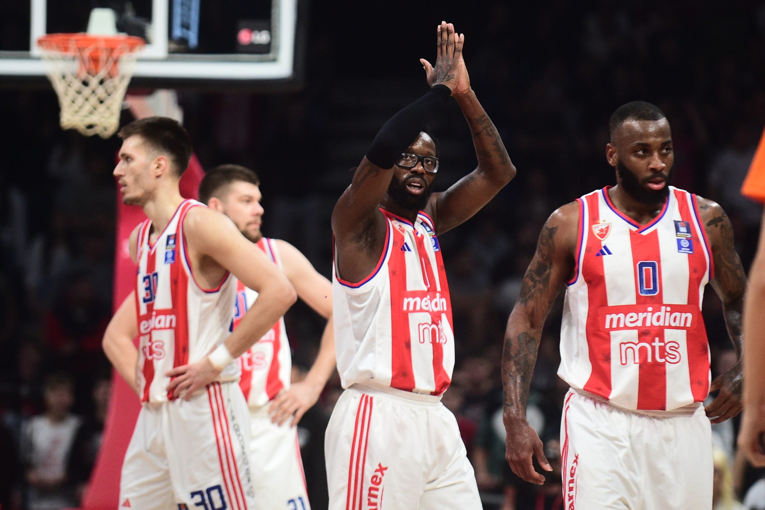 EVROLIGAŠI MU SKINULI KAPU! Zvezdin košarkaš dobio NAGRADU!