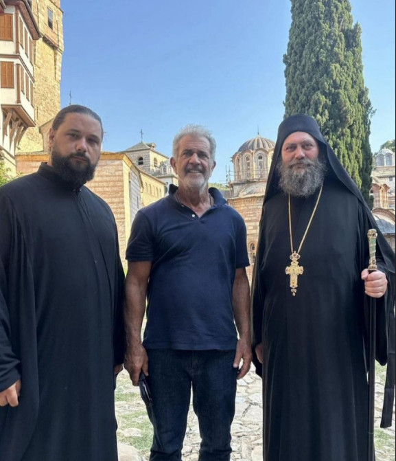 MEL GIBSON NA HILANDARU! Holivudski glumac oduševio Srbe ZA Vidovdan! (FOTO)