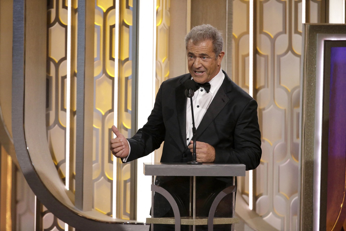 MEL GIBSON ZANEMEO PRED ČUDOM NA SVETOJ GORI! Pojavio se novi snimak iz Hilandara!