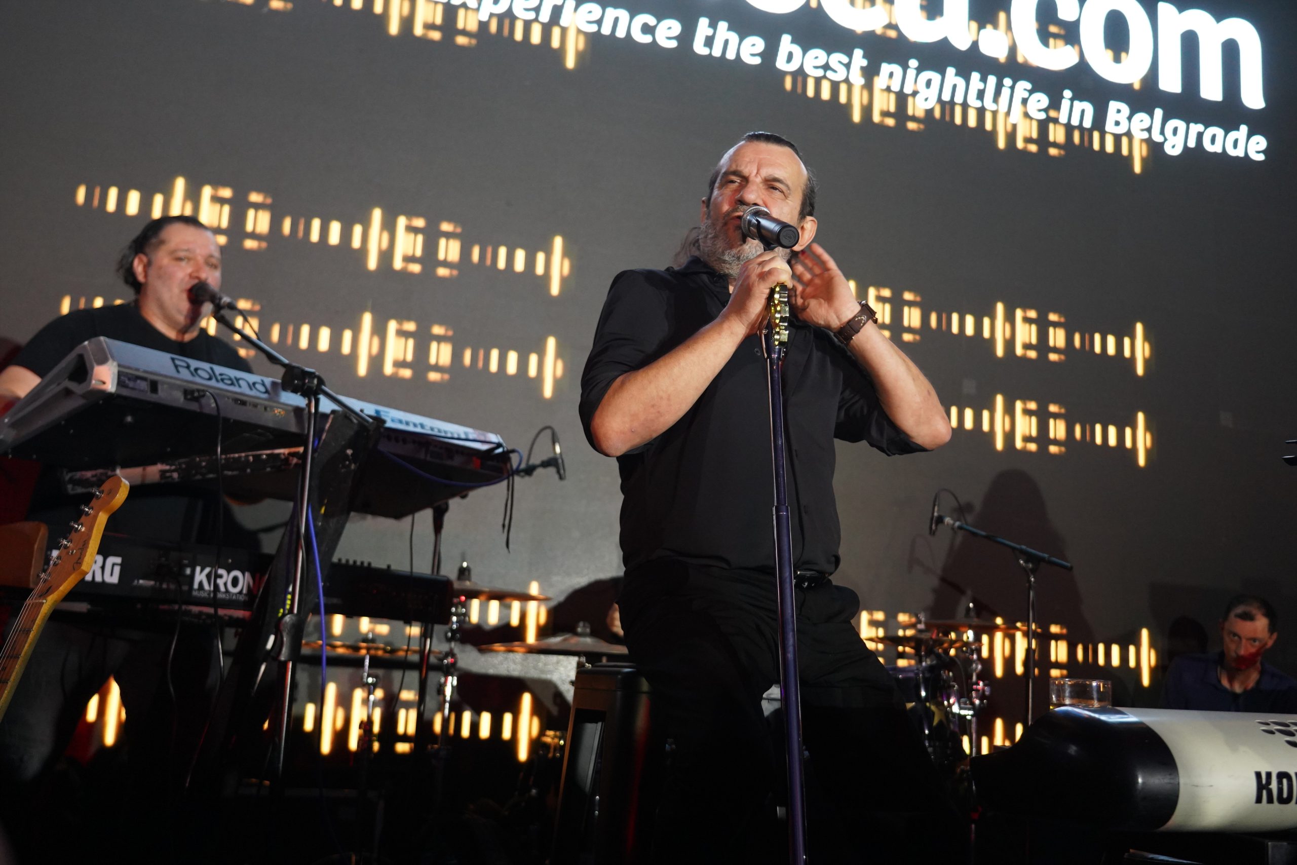 NEPRIKOSNOVENI ACA LUKAS! Turnejom pokorio CEO BALKAN – spektakularan nastup uz njegov VELIKI HIT napravio HAOS (VIDEO)
