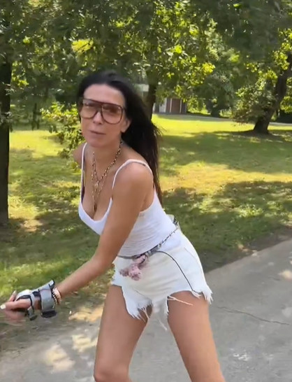 SNEŽANA DAKIĆ VOZI ROLERE! Svi su bili oduševljeni ovim izdanjem voditeljke Hype TV: „Prava je bomba“