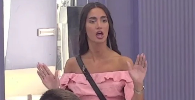 Anđela Đuričić u problemu! Moli fanove za pomoć, a u njenom rodnom mestu muk!