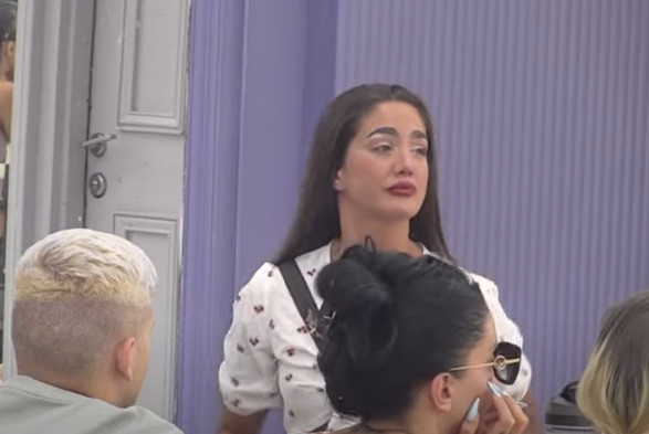 ANĐELA JECA NA SAV GLAS! Saznala za DETE SOFI I GASTOZA, histeriše i divlja u rijalitiju!
