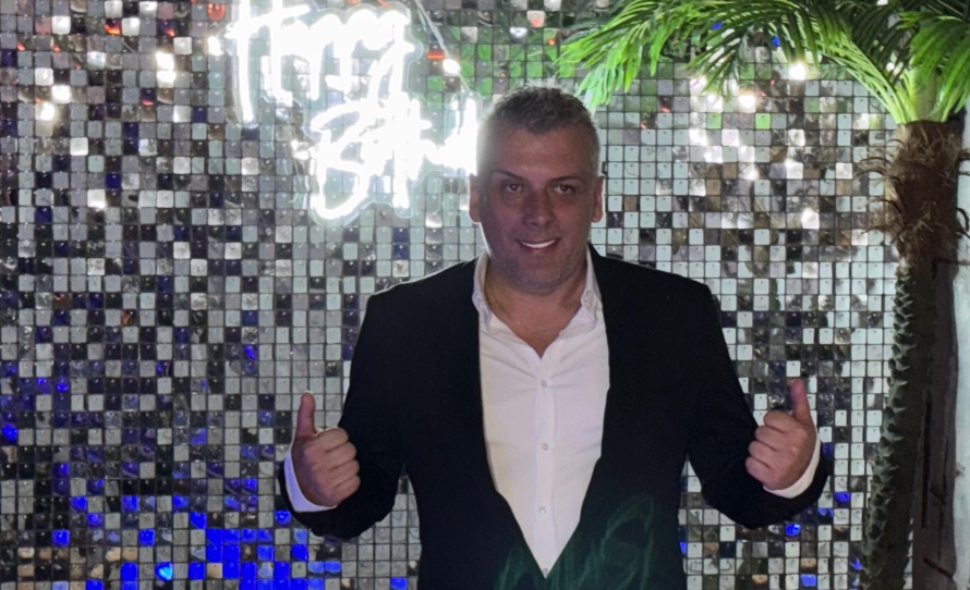 MODNI KREATOR OKUPIO ESTRADU NA ROĐENDANU! Pogledajte ko je sve stigao (FOTO)